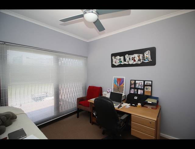 3 BEDROOM TOWNHOUSE FOR SALE IN ISLAND VIEW